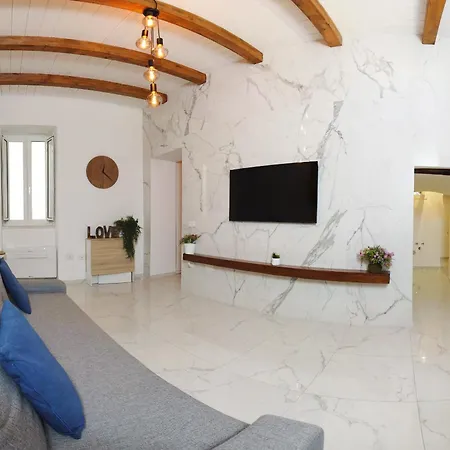 Extra Luxury Center * Salerno