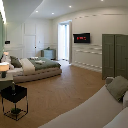 Extra Luxury Center
